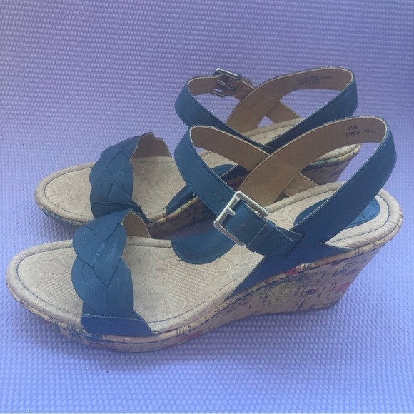 BORN CONCEPT BOC BLUE LEATHER FLORAL WEDGE BRAID STRAP 11m Z16834 SANDAL… - Picture 3 of 9
